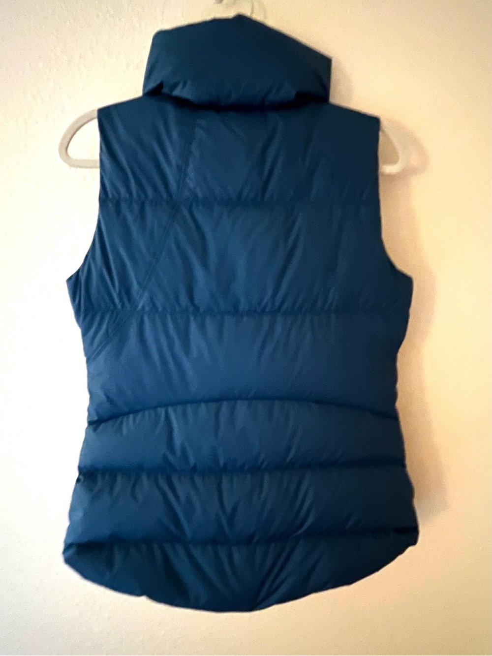 Athleta Downtown Puffer Vest in Sardinia Blue Women’s Size Small. - Picture 2 of 9